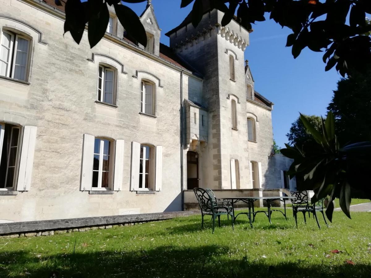 Chateau Des Salles Saint-Fort-sur-Gironde Exterior photo