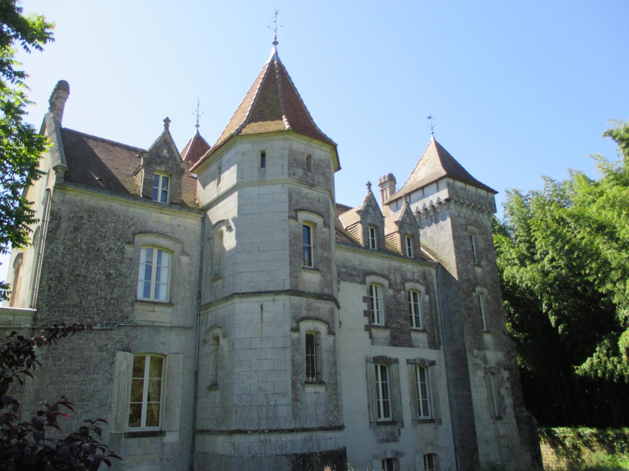 Chateau Des Salles Saint-Fort-sur-Gironde Exterior photo